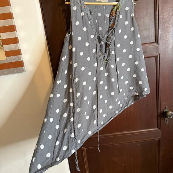 TALIA BENSON | Gray Polka Dot Linen Asymmetrical Lace up Neckline Tank | Medium - Picture 4 of 9